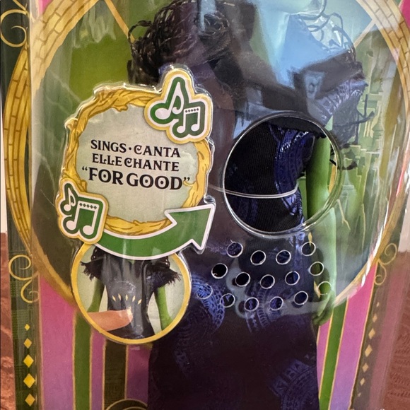 Wicked “For Good” Singing Elphaba - Picture 6 of 10